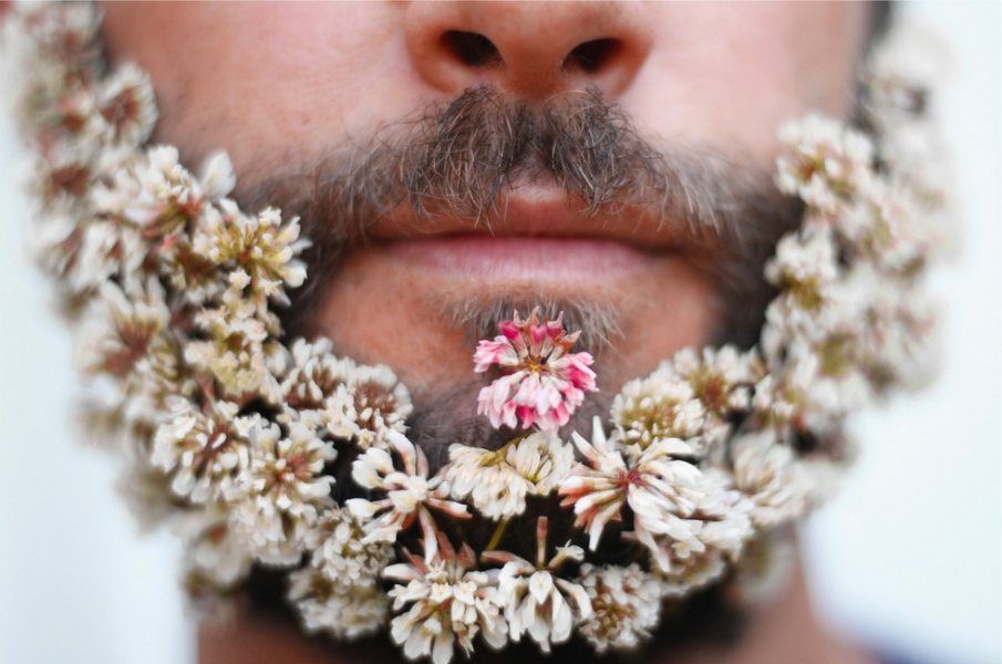Flower Beards: Han har blommor i sitt skägg